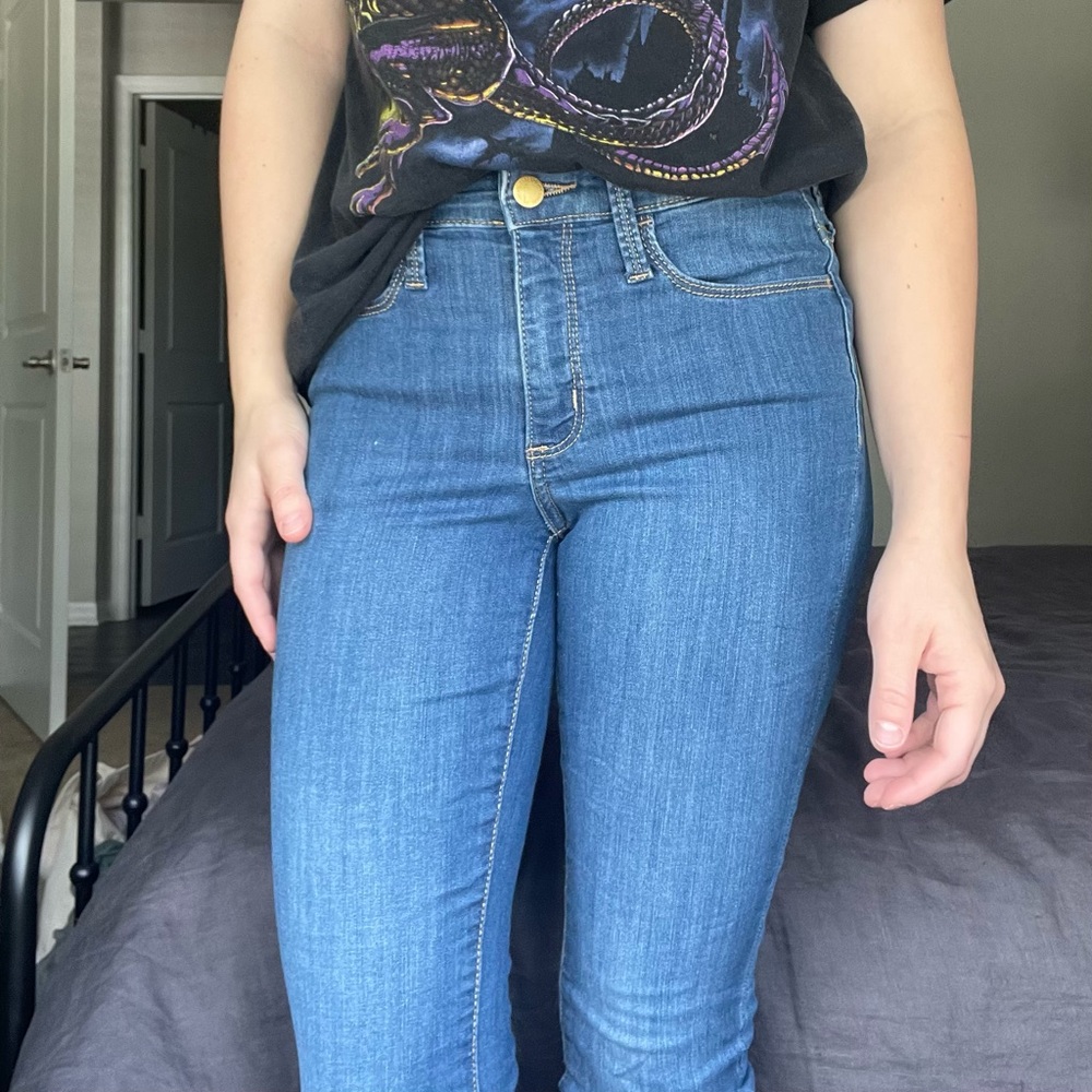 Size 00 Universal Thread Jeans